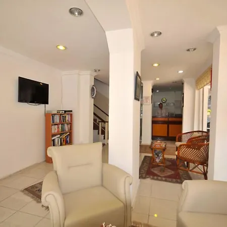 Villamar فندق إتْشميلير