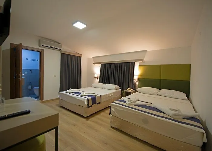 Villamar فندق إتْشميلير