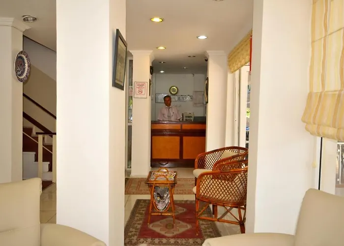 Villamar فندق إتْشميلير